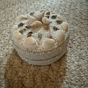 Seashell storage container